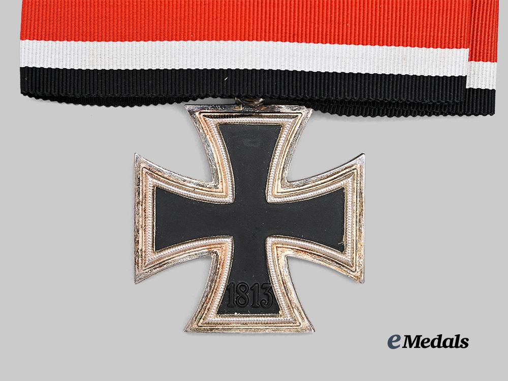 germany,_federal_republic._a_knight’s_cross_of_the_iron_cross,_exhibition_example_by_rudolf_souval,_c.1965_e_medals__g62180_5