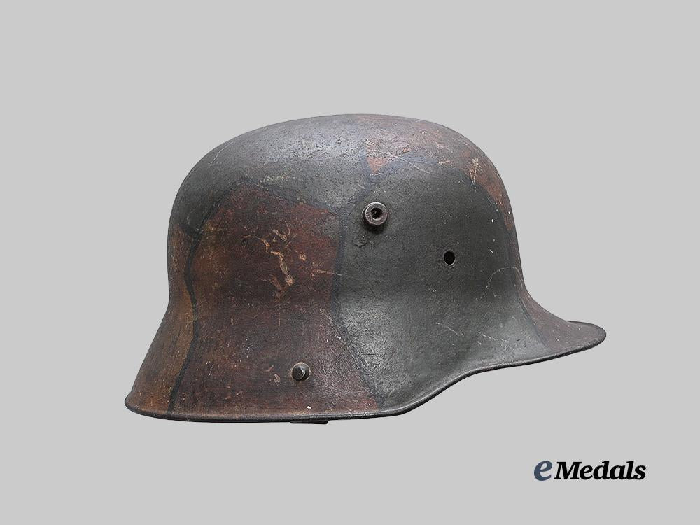 germany,_imperial._a_camouflage_m17_stahlhelm_shell,_by_f._w._quist_e_medals__g62181_6