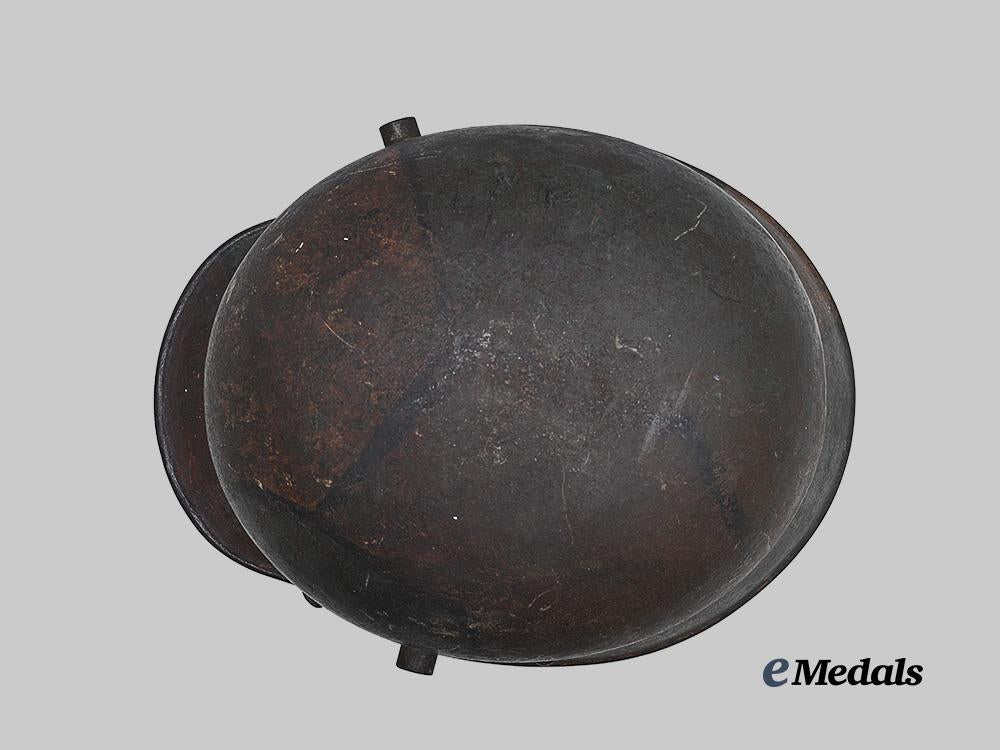 germany,_imperial._a_camouflage_m17_stahlhelm_shell,_by_f._w._quist_e_medals__g62181_8