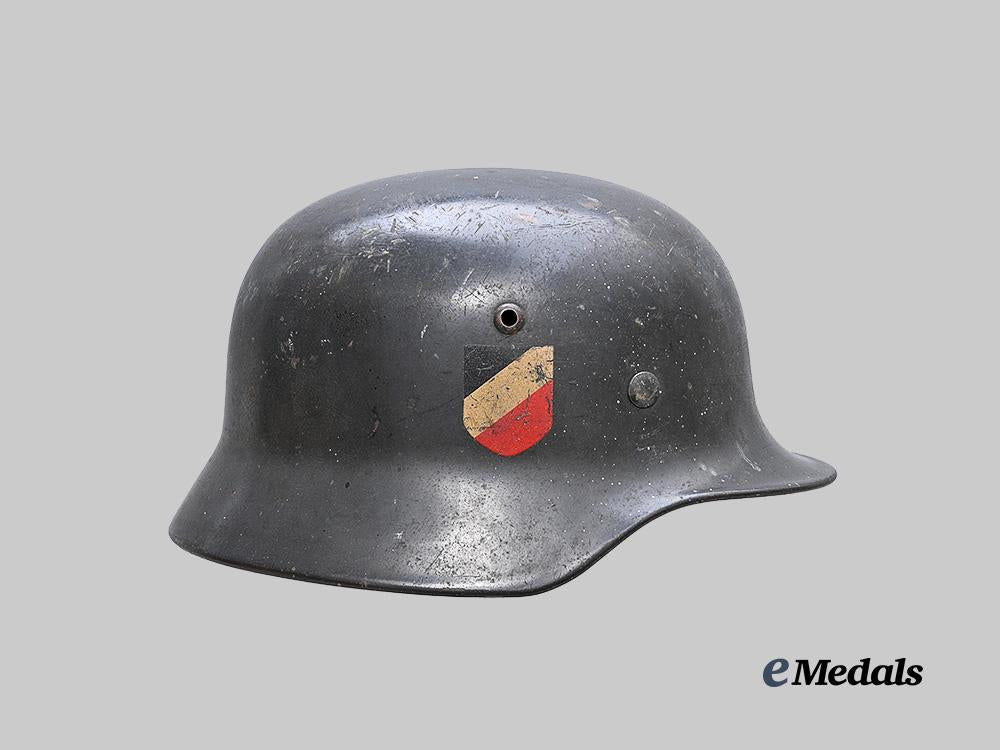 germany,_luftwaffe._an_m35_stahlhelm,_single_decal_example,_by_f._w._quist_e_medals__g62182_6