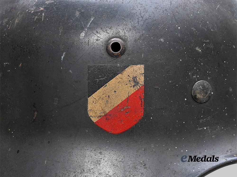 germany,_luftwaffe._an_m35_stahlhelm,_single_decal_example,_by_f._w._quist_e_medals__g62182_7