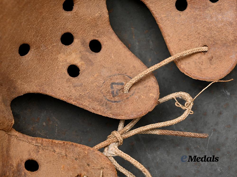 germany,_heer._an_m42_stahlhelm,_by_emaillierwerke_a._g._e_medals__g62183_11