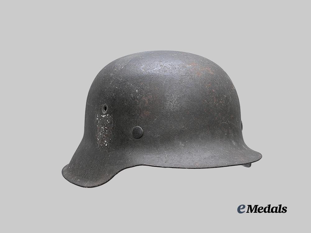 germany,_heer._an_m42_stahlhelm,_by_emaillierwerke_a._g._e_medals__g62183_3