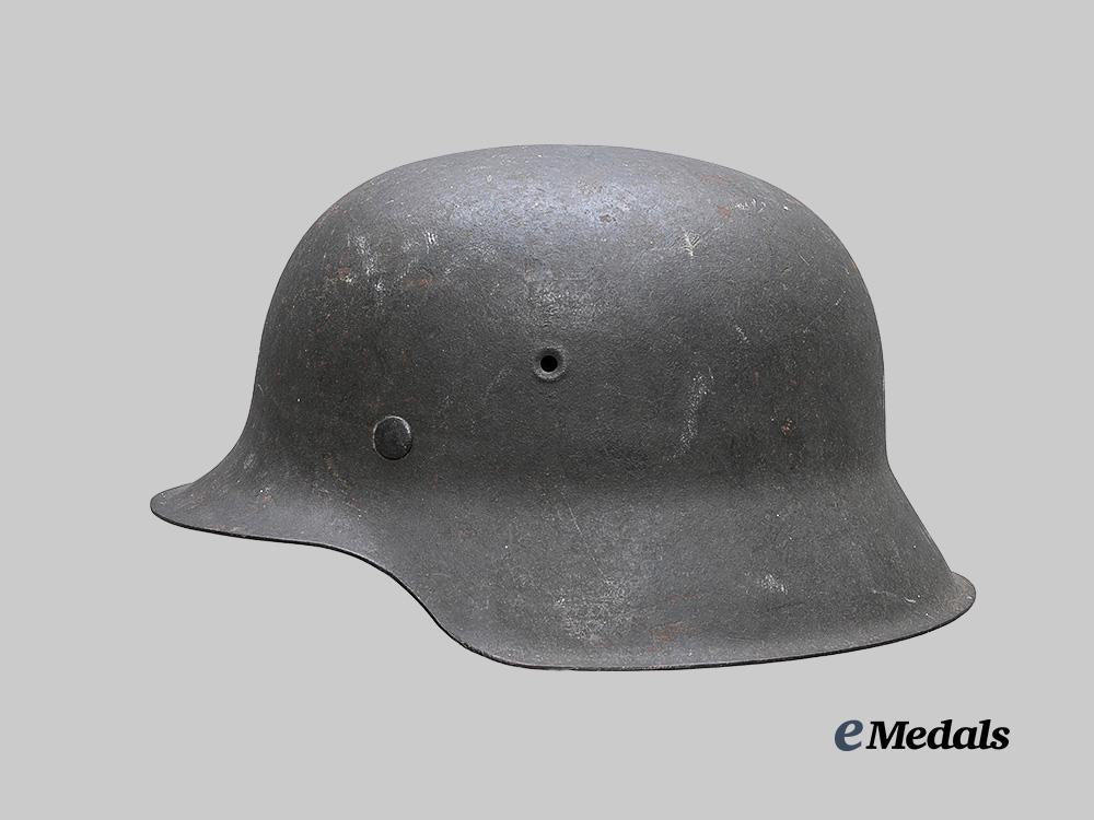 germany,_heer._an_m42_stahlhelm,_by_emaillierwerke_a._g._e_medals__g62183_5