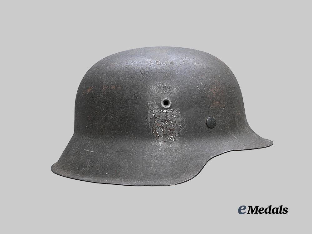 germany,_heer._an_m42_stahlhelm,_by_emaillierwerke_a._g._e_medals__g62183_6