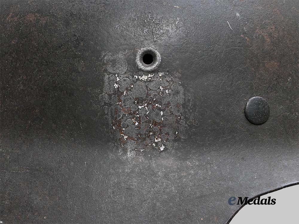 germany,_heer._an_m42_stahlhelm,_by_emaillierwerke_a._g._e_medals__g62183_7