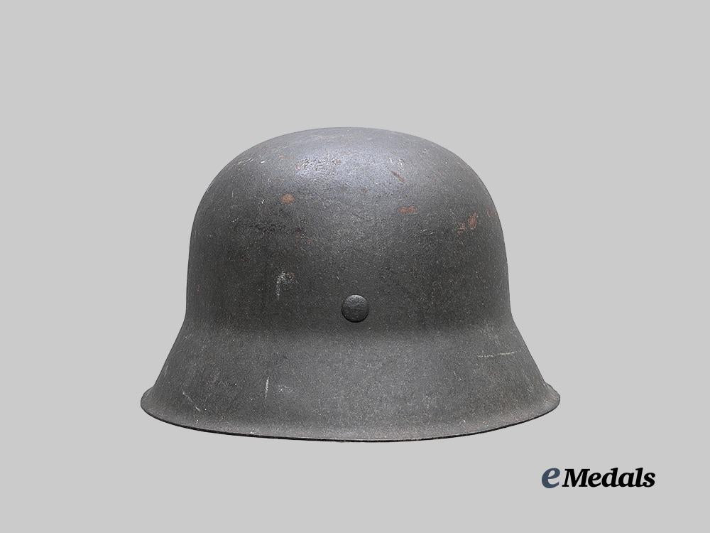 germany,_heer._an_m42_stahlhelm,_by_emaillierwerke_a._g._e_medals__g62183_8