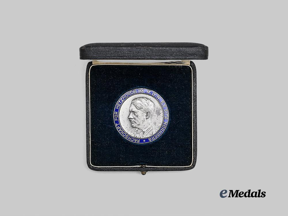 germany,_third_reich._a_rare_nuremberg_sighthound_association_medallion,_with_case_e_medals__g62191_3