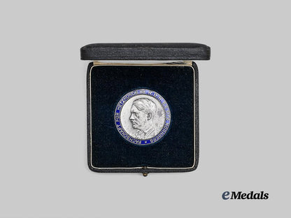 germany,_third_reich._a_rare_nuremberg_sighthound_association_medallion,_with_case_e_medals__g62191_3