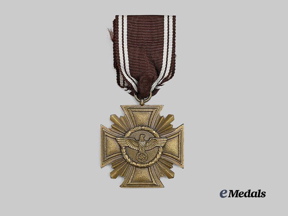 germany,_n_s_d_a_p._a_long_service_award,_i_i_i_class_for10_years,_with_case_e_medals__g62196_5