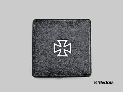 germany,_wehrmacht._a_mint1939_iron_cross_i_class,_with_case,_by_b._h._mayer_e_medals__g62198_2
