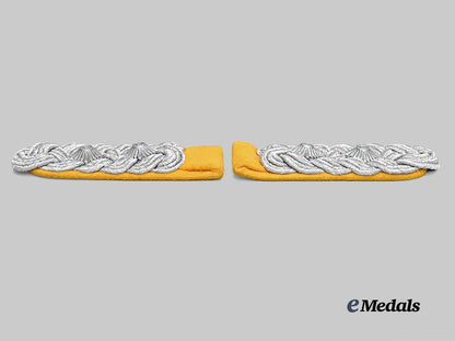 germany,_luftwaffe._a_set_of_flight_personnel/_fallschirmjäger_oberst_shoulder_boards_e_medals__g62199_4