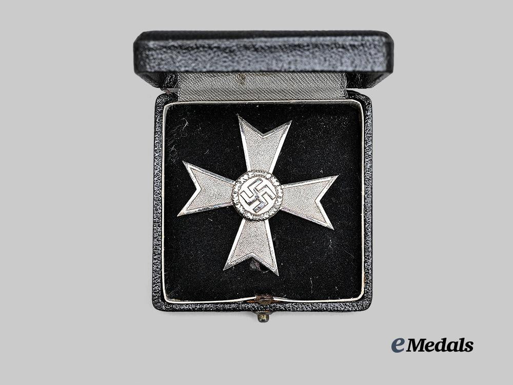 germany,_wehrmacht._a_war_merit_cross_i_class,_with_maker-_matched_case,_by_steinhauer&_lück_e_medals__g62216_3