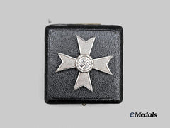 Germany, Wehrmacht. A War Merit Cross I Class, with Maker-Matched Case, by Steinhauer & Lück
