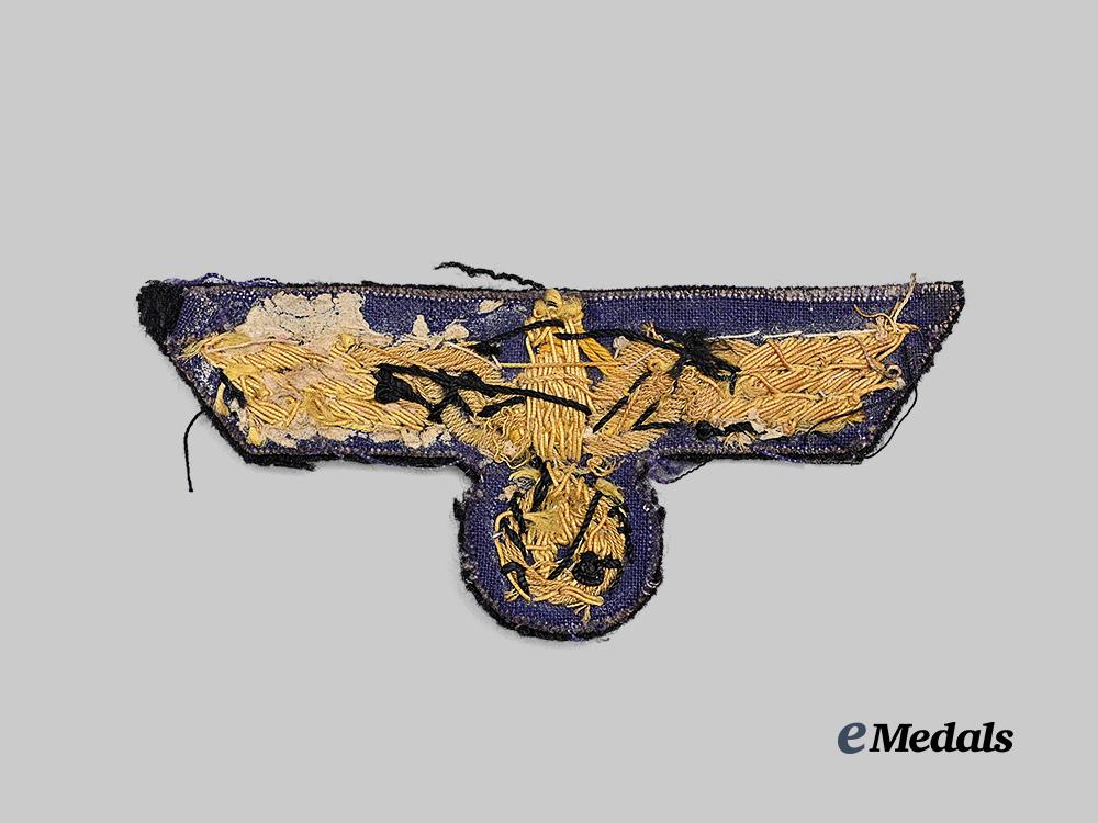 germany,_kriegsmarine._an_officer’s_breast_eagle_e_medals__g62220_3