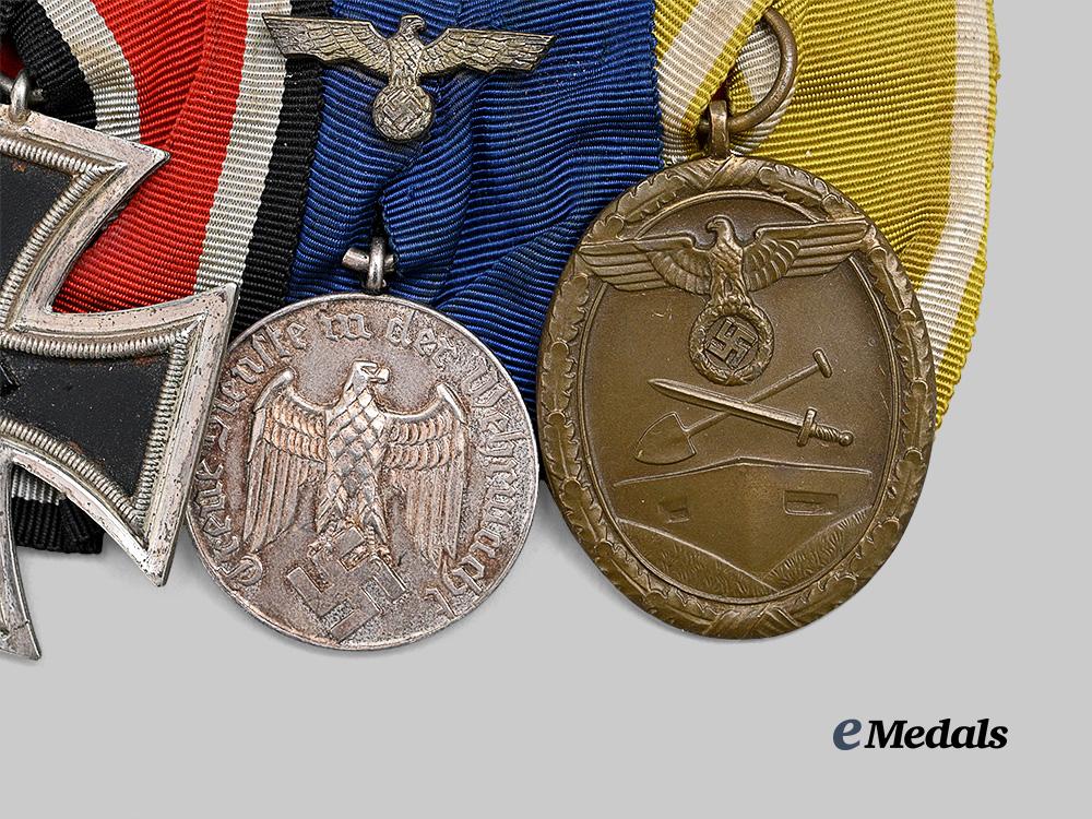 germany,_wehrmacht._a_combatant’s_medal_bar_for_bravery_and_long_service_e_medals__g62221_3