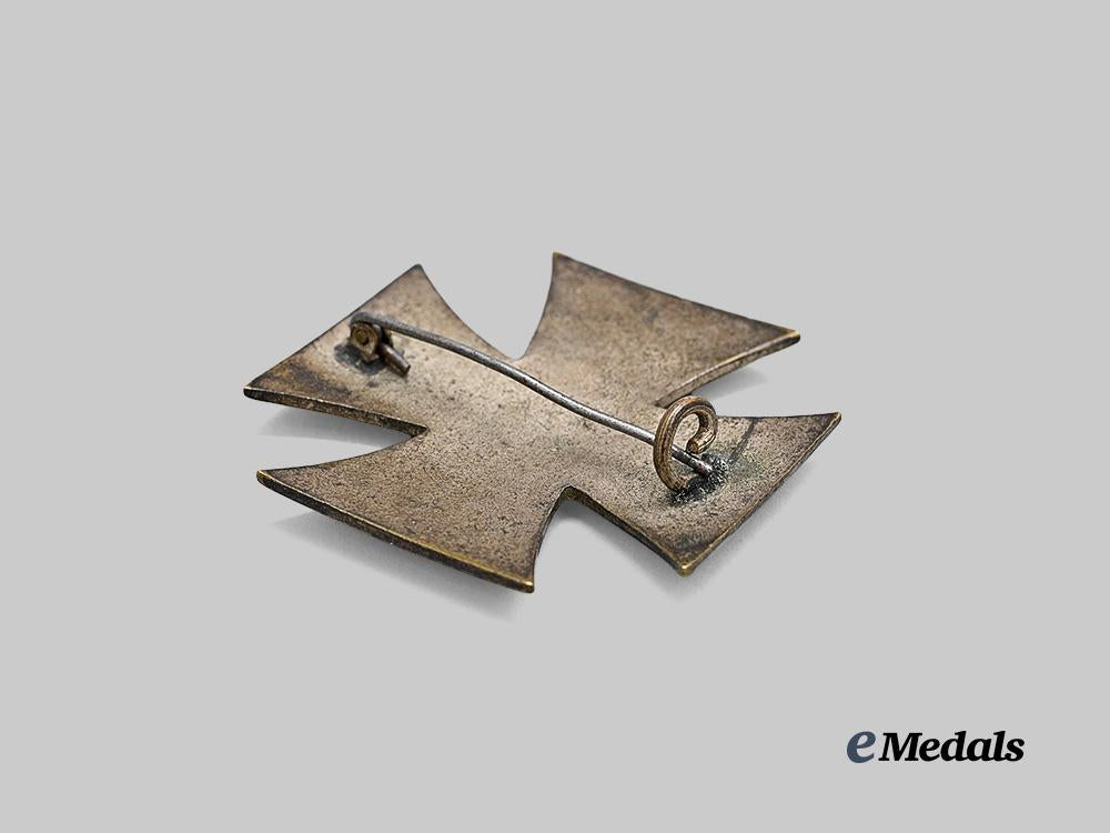 germany,_wehrmacht._a1939_iron_cross_i_class,_early_spanish-_made_variant_for_blue_division_veterans_e_medals__g62232_4
