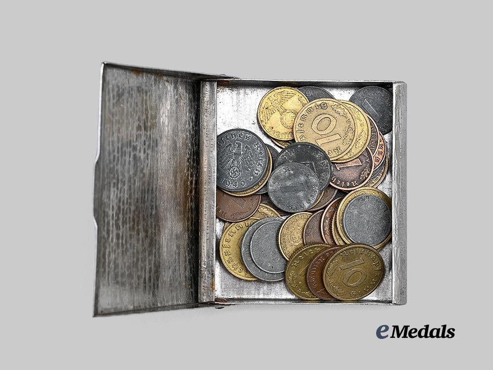 germany,_third_reich._a_trench_art_coin_purse,_with_currency_e_medals__g62233_4