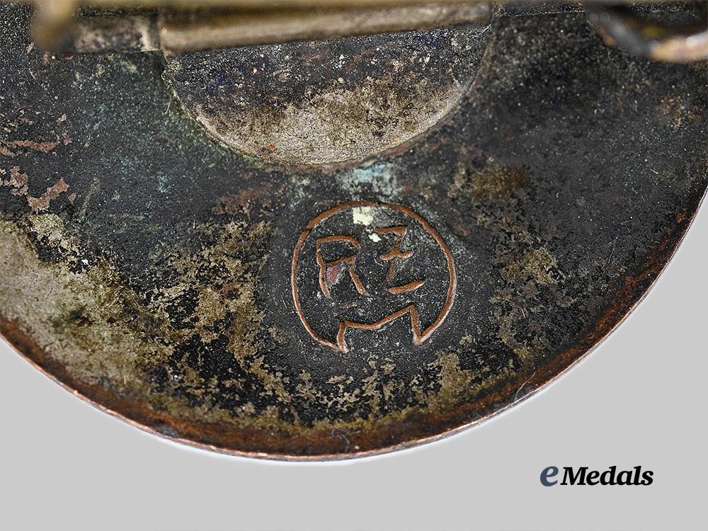 germany_n_s_d_a_p._a_member’s_badge,_transitional_example,_by_robert_beck_e_medals__g62235_4