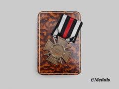 Germany, Third Reich. An Honour Cross of the World War 1914/1918 for Combatants, with Luxury Case, by Reichsvervand Pforzheim