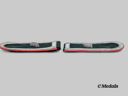 germany,_heer._a_set_of_panzerjäger_unterfeldwebel_shoulder_straps_e_medals__g62250_4