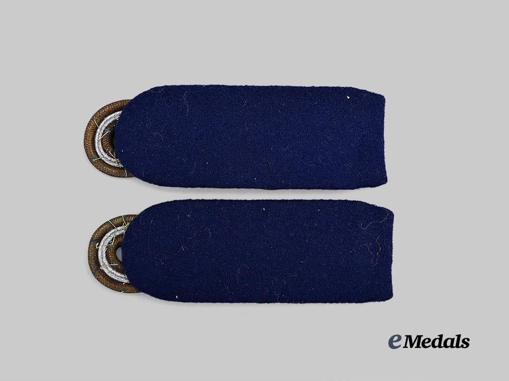 germany,_kriegsmarine._a_rare_set_of_konteradmiral_shoulder_boards_e_medals__g62262_3