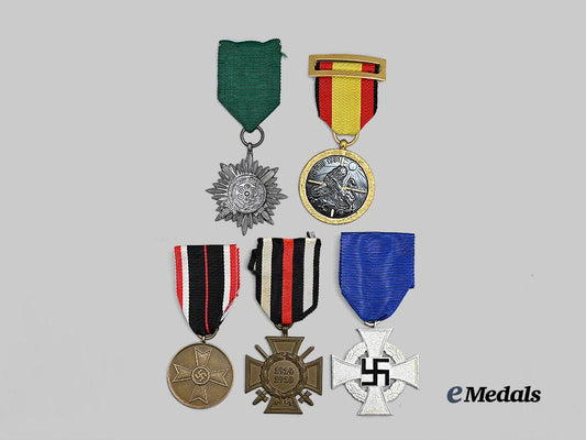 germany,_third_reich._a_mixed_lot_of_awards_for_military_and_civil_service_e_medals__g62269_3