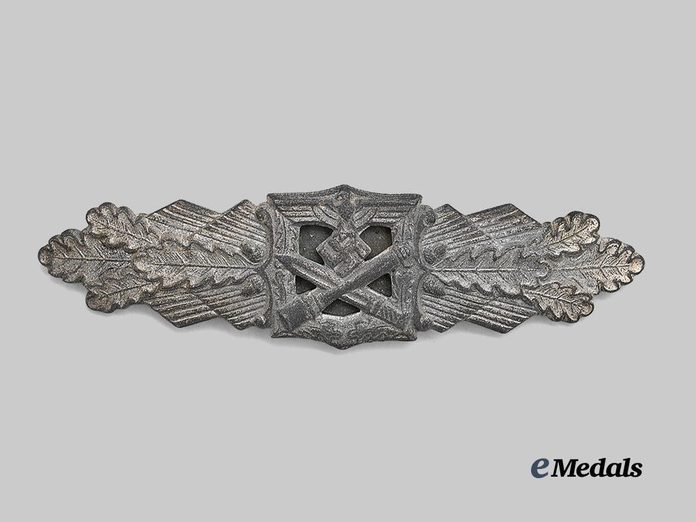 germany,_wehrmacht._a_close_combat_clasp,_silver_grade,_third_pattern_fluted_pin_variant_by_friedrich_linden_e_medals__g62279_2