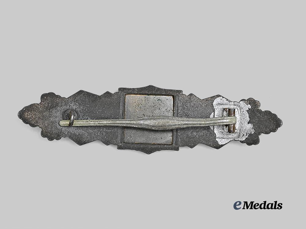 germany,_wehrmacht._a_close_combat_clasp,_silver_grade,_third_pattern_fluted_pin_variant_by_friedrich_linden_e_medals__g62279_3