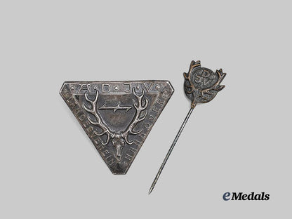 germany,_imperial._a_pair_of_early_german_hunting_society_membership_badges_e_medals__g62288_2