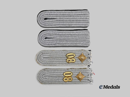 germany,_heer._a_lot_of_shoulder_boards_for_officer_ranks_e_medals__g62294_2