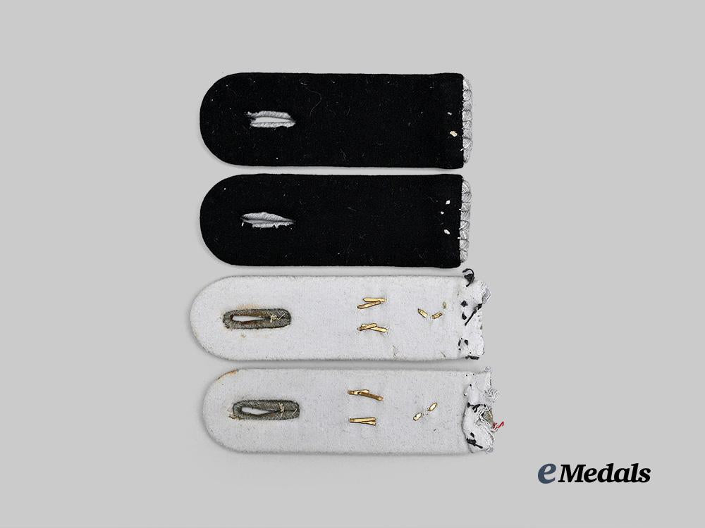germany,_heer._a_lot_of_shoulder_boards_for_officer_ranks_e_medals__g62294_3