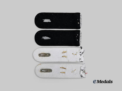 germany,_heer._a_lot_of_shoulder_boards_for_officer_ranks_e_medals__g62294_3