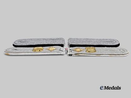 germany,_heer._a_lot_of_shoulder_boards_for_officer_ranks_e_medals__g62294_4