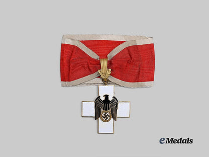 germany,_third_reich._a_german_social_welfare_decoration,_i_class_cross_with_case,_by_gebrüder_godet_e_medals__g62297_6
