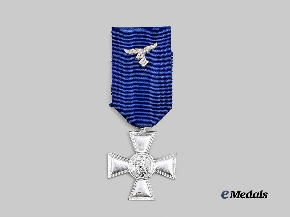 germany,_wehrmacht._a_mint18-_year_long_service_award_e_medals__g62308_2