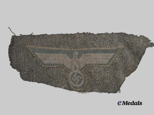 germany,_heer._a_breast_eagle_for_enlisted_ranks,_m43_tunic_extract_e_medals__g62313_2