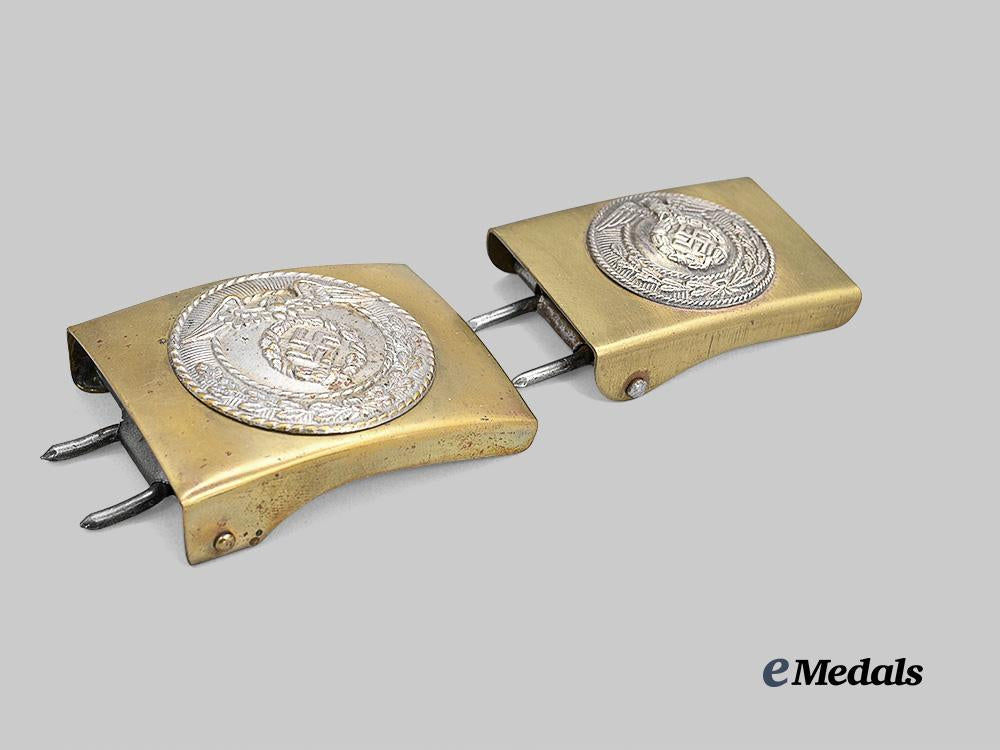 germany,_third_reich._a_pair_of_belt_buckles_for_s_a_and_h_j_personnel_e_medals__g62322_3