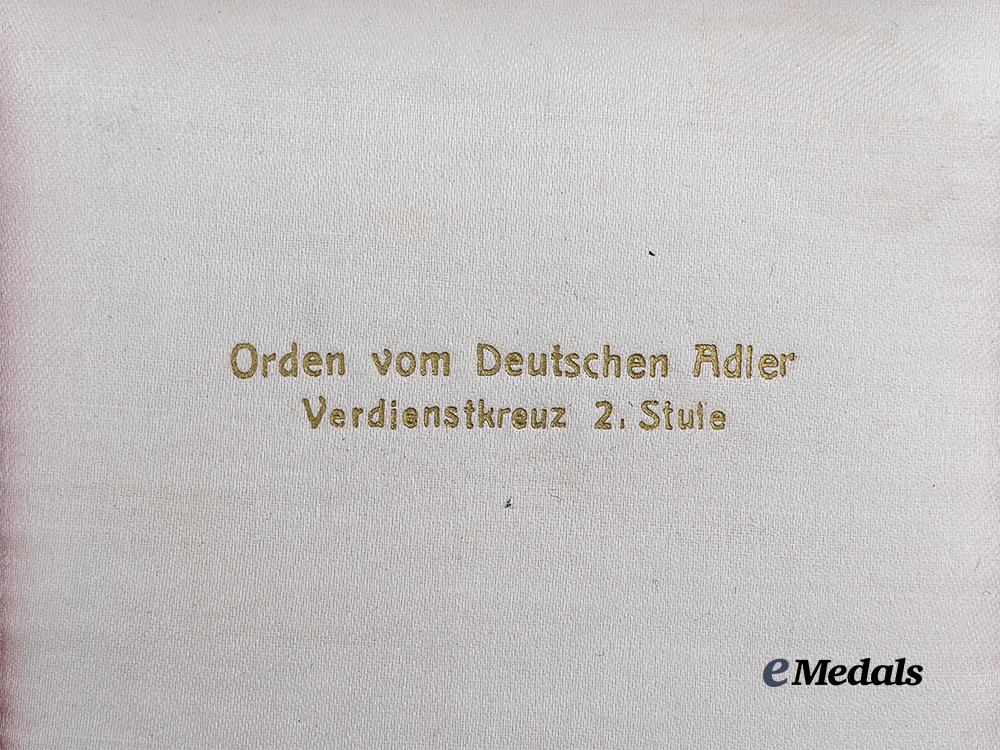 germany,_third_reich._a_rare_order_of_the_german_eagle,_i_i_class_merit_cross_with_case,_by_deschler&_sohn_e_medals__g62331_4