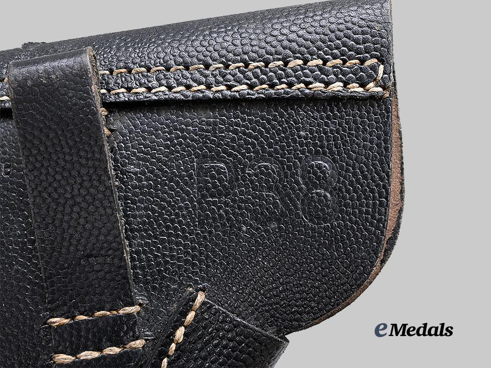 germany,_wehrmacht._a_walther_p38_holster,_by_joseph_moll_e_medals__g62339_4