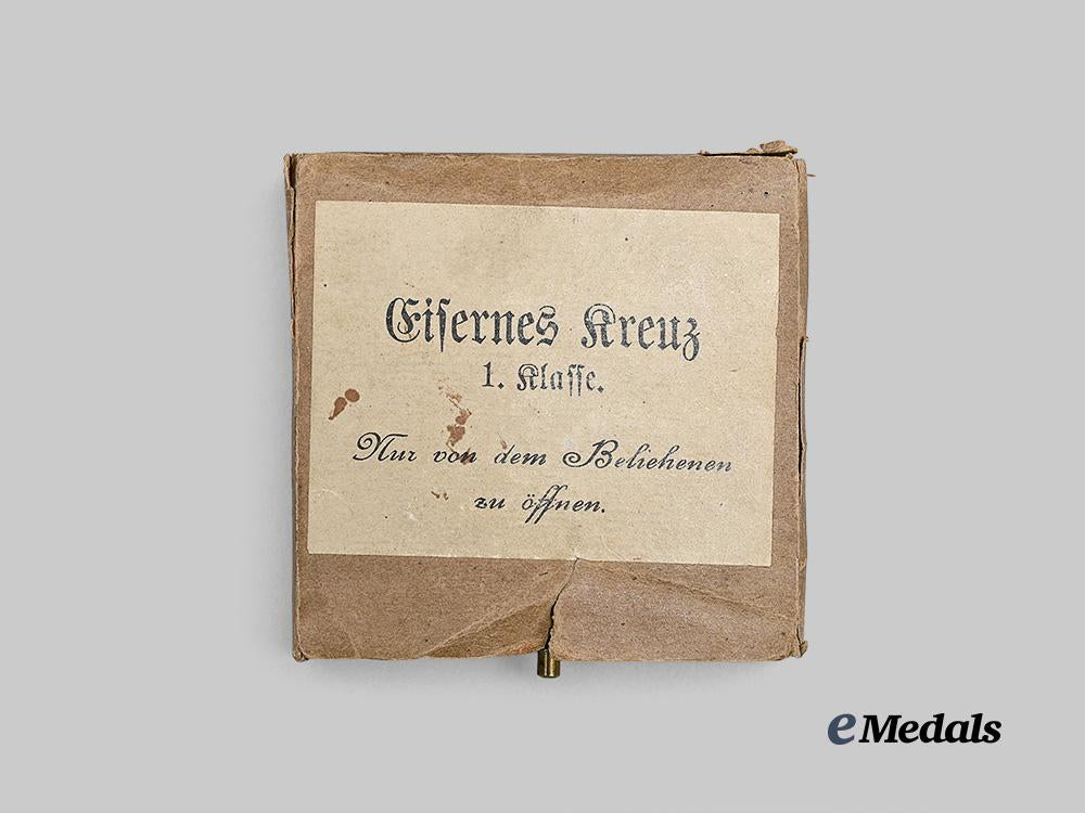 germany,_imperial._a1914_iron_cross_i_class,_owner-_engraved_example_with_case,_by_j._godet&_sohn_e_medals__g62367_2