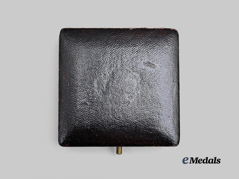 germany,_imperial._a1914_iron_cross_i_class,_owner-_engraved_example_with_case,_by_j._godet&_sohn_e_medals__g62367_4