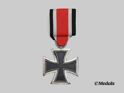 germany,_heer._a1939_iron_cross_i_i_class,_with_custom_case_and_recipient_photo_e_medals__g62375_7
