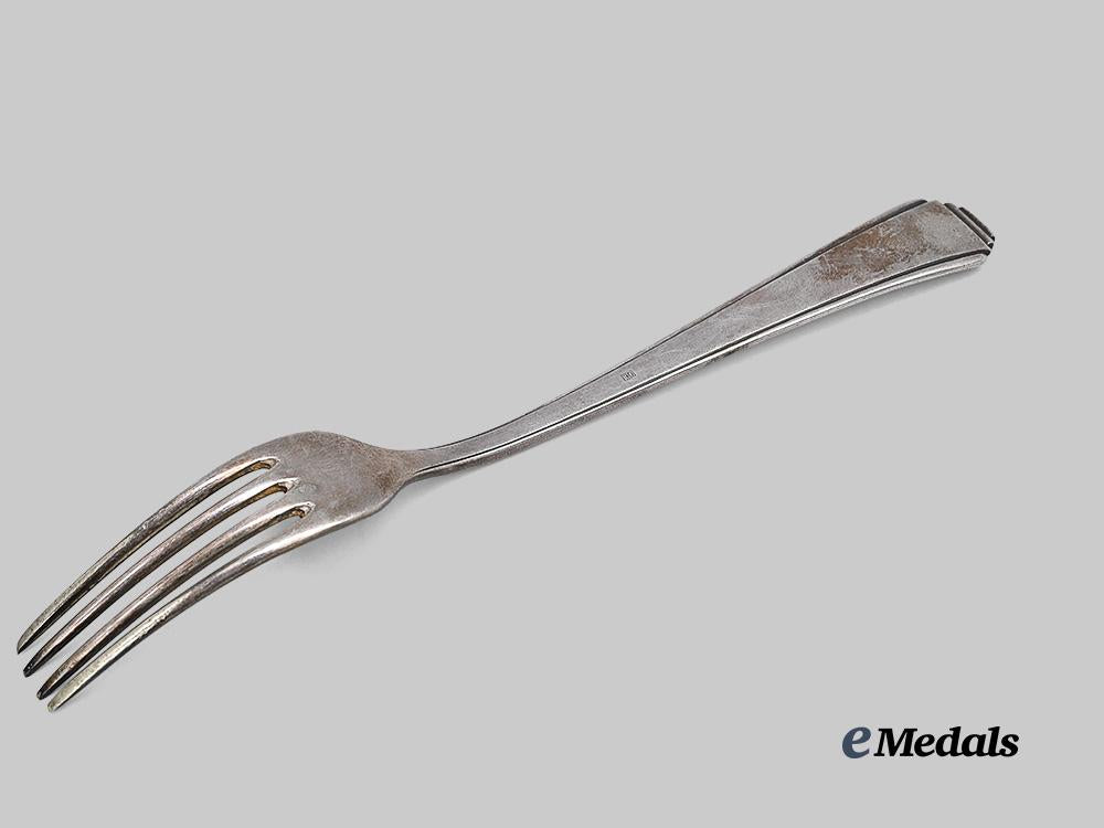 germany,_third_reich._a_german_rabbit_breeders_association_table_fork_e_medals__g62379_3