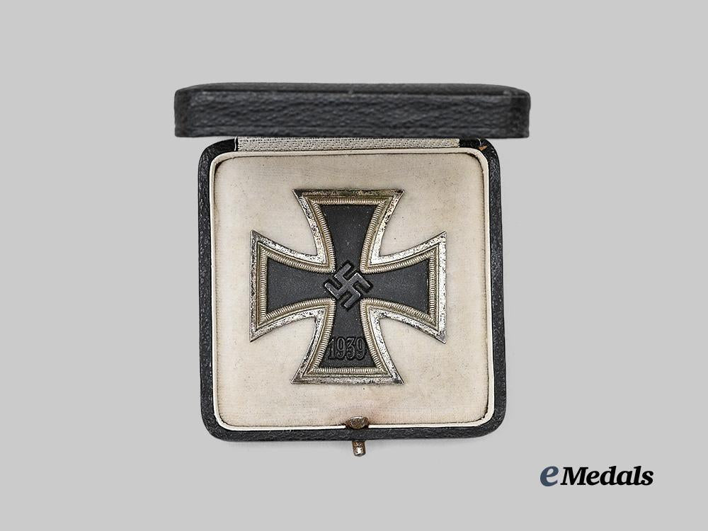 germany,_wehrmacht._a1939_iron_cross_i_class,_with_case,_by_b._h._mayer_e_medals__g62429_3