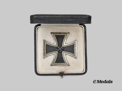 germany,_wehrmacht._a1939_iron_cross_i_class,_with_case,_by_b._h._mayer_e_medals__g62429_3