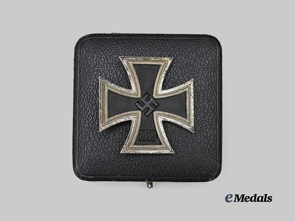 germany,_wehrmacht._a1939_iron_cross_i_class,_with_case,_by_b._h._mayer_e_medals__g62429_4