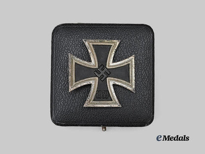 germany,_wehrmacht._a1939_iron_cross_i_class,_with_case,_by_b._h._mayer_e_medals__g62429_4