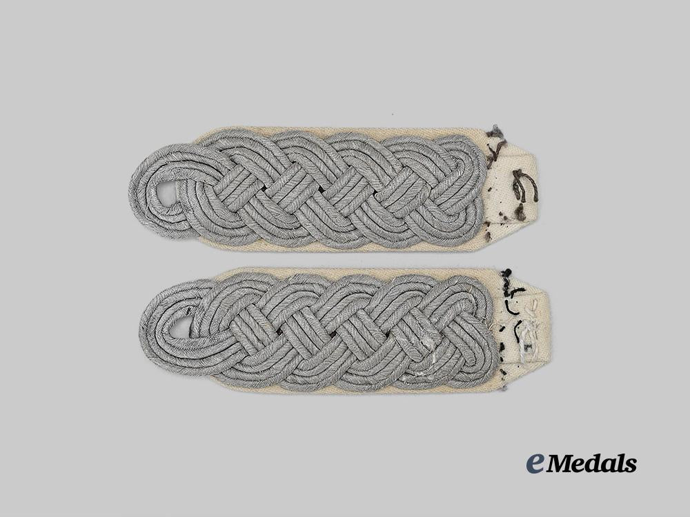 germany,_heer._a_set_of_infantry_major_shoulder_boards_e_medals__g62447_2
