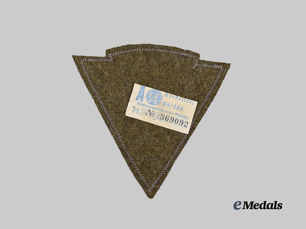 germany,_n_s_k_k._a_one-_piece_sleeve_eagle_and_honour_chevron_for_old_fighters,_by_ewald_vorsteher_e_medals__g62466_3